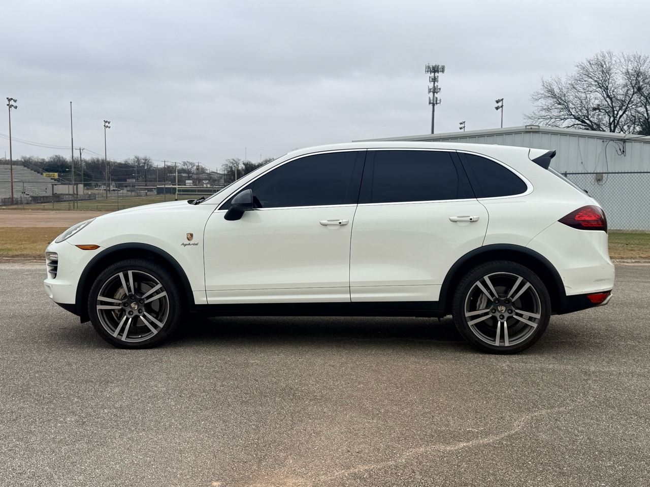 Porsche Cayenne Hybrid  2012