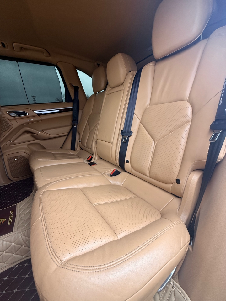 Porsche Cayenne Hybrid  2012