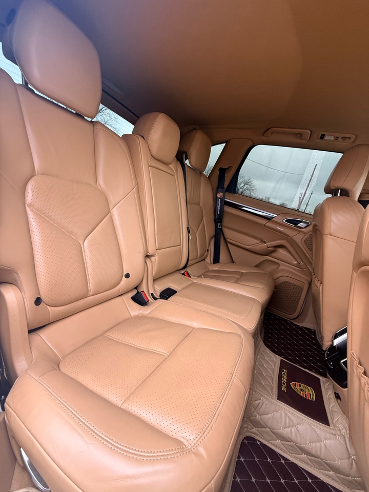 Porsche Cayenne Hybrid  2012