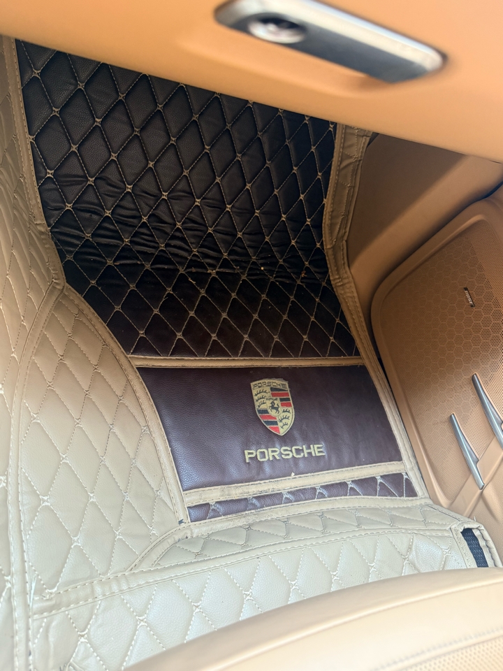 Porsche Cayenne Hybrid  2012