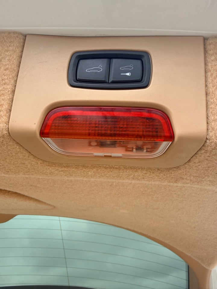 Porsche Cayenne Hybrid  2012