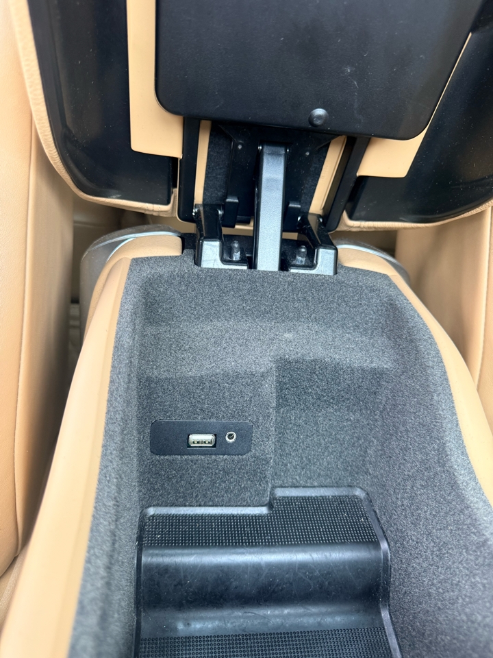 Porsche Cayenne Hybrid  2012