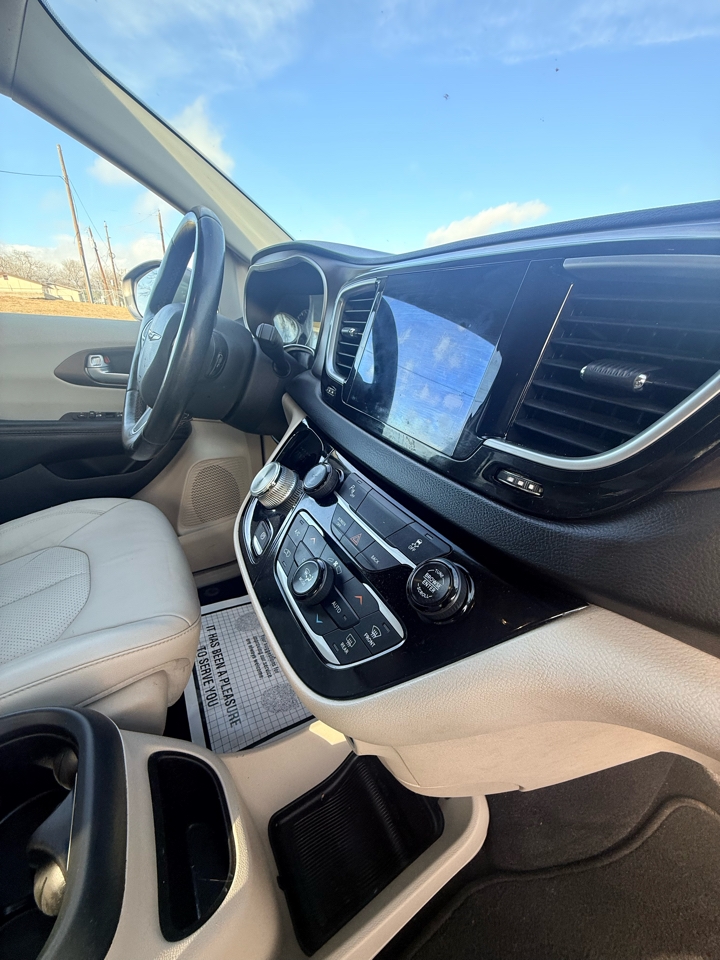 Chrysler Pacifica  2017