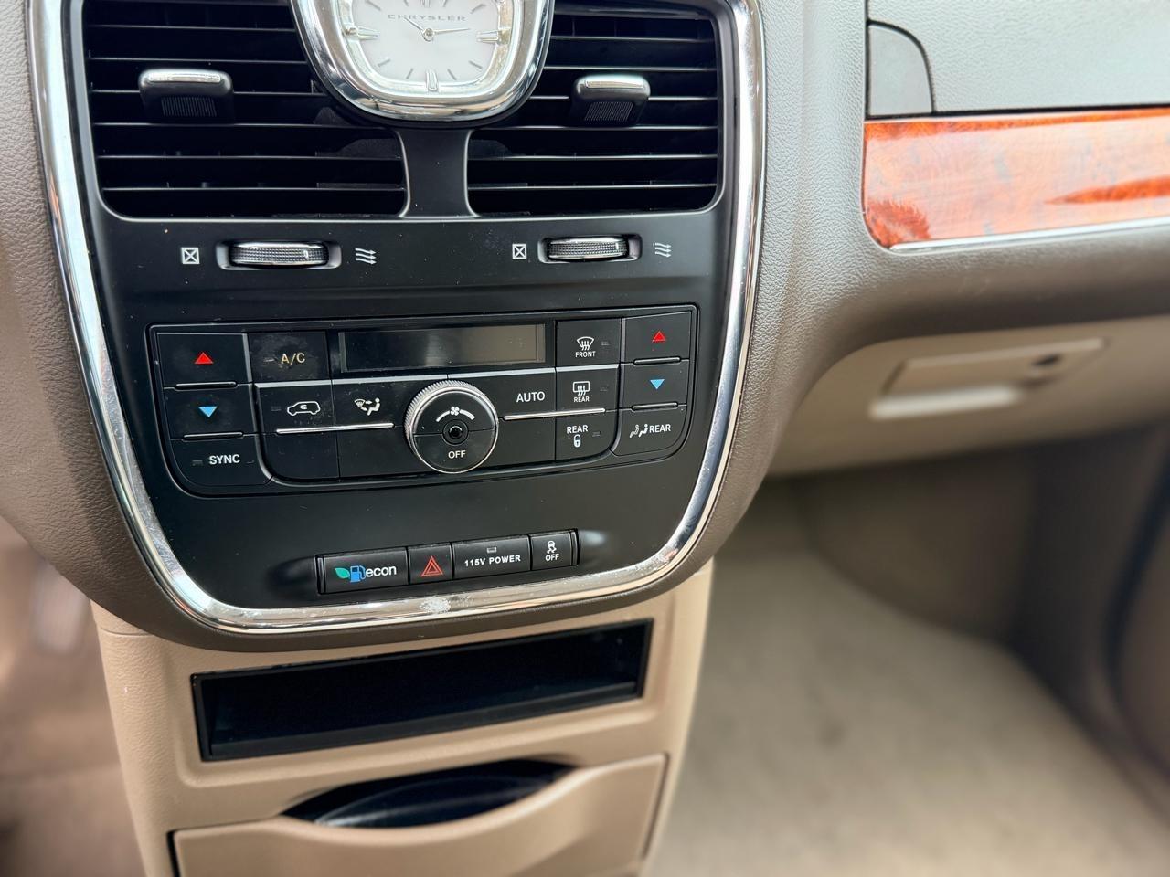 Chrysler Town & Country  2015