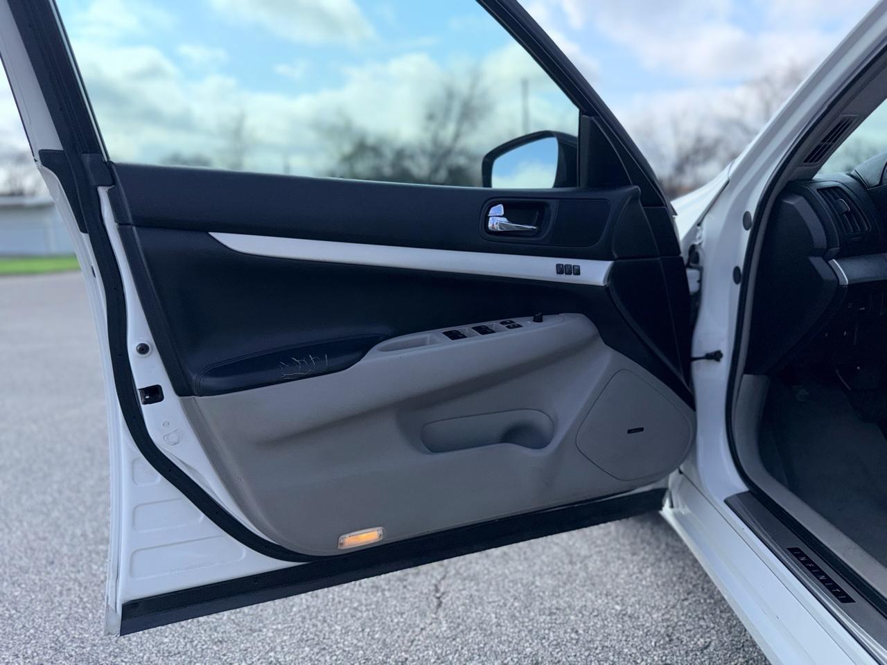 Infiniti G Sedan  2009