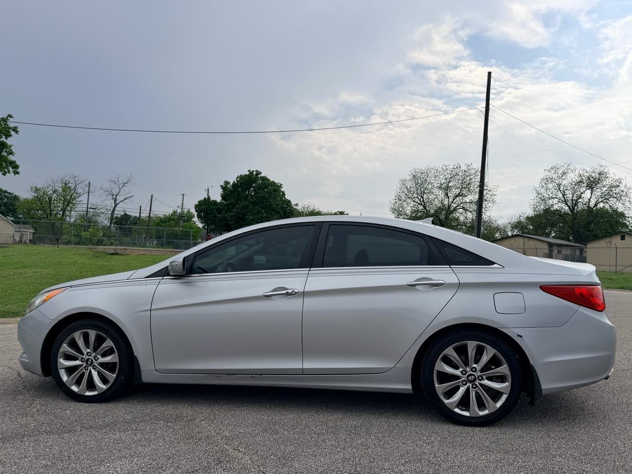 Hyundai Sonata  2013