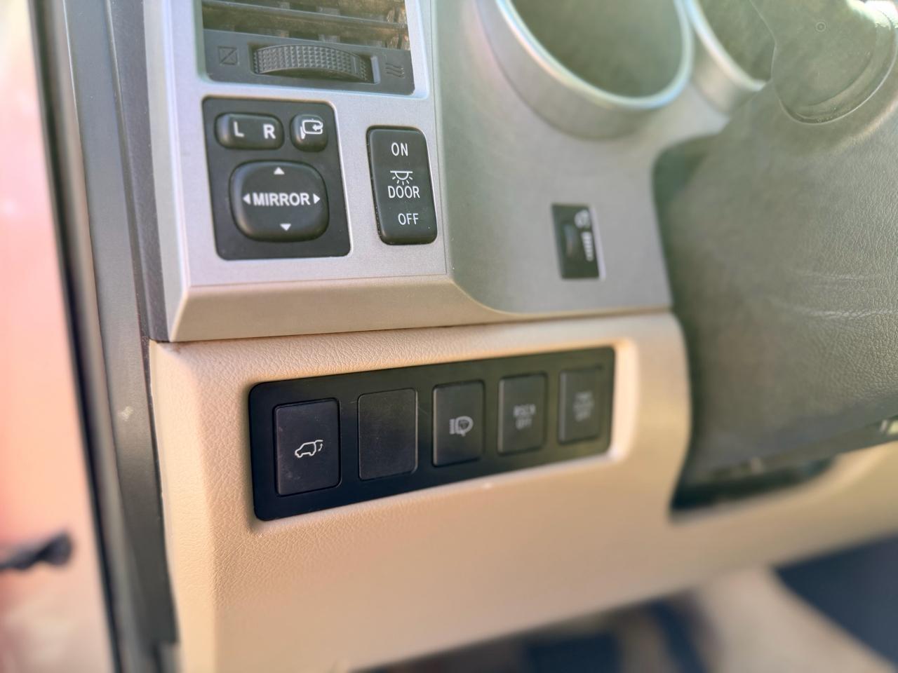 Toyota Sequoia  2008