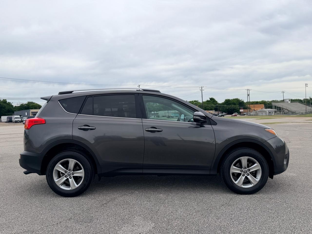 Toyota RAV4  2015