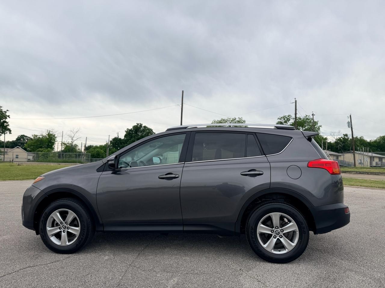 Toyota RAV4  2015
