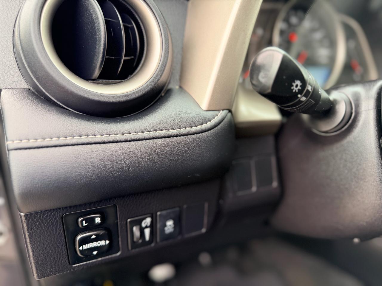 Toyota RAV4  2015