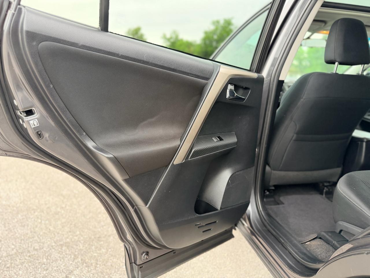 Toyota RAV4  2015