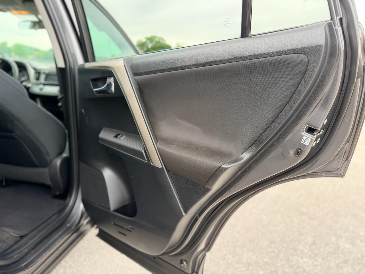 Toyota RAV4  2015