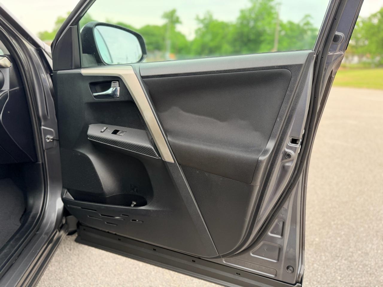 Toyota RAV4  2015