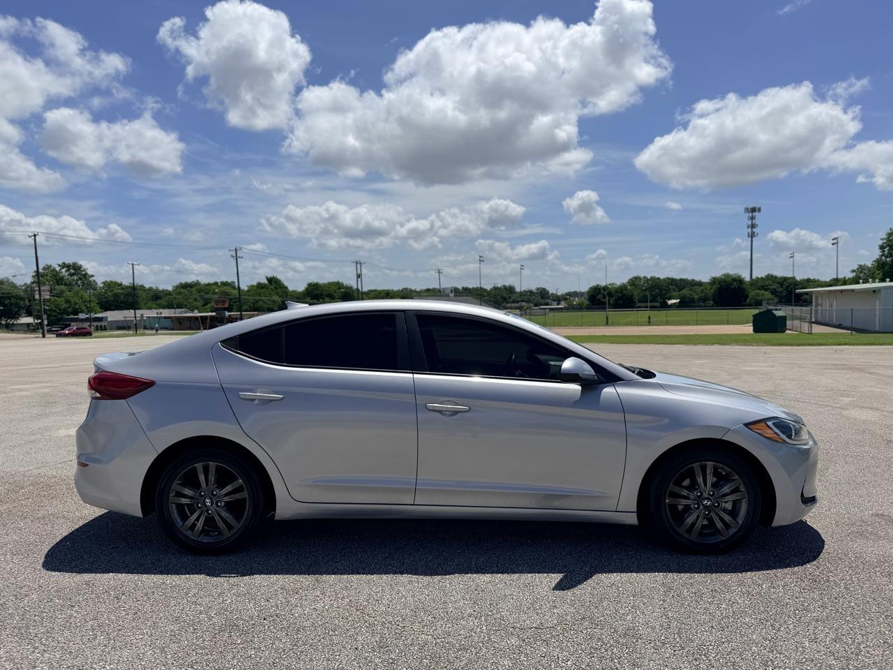 Hyundai Elantra  2017