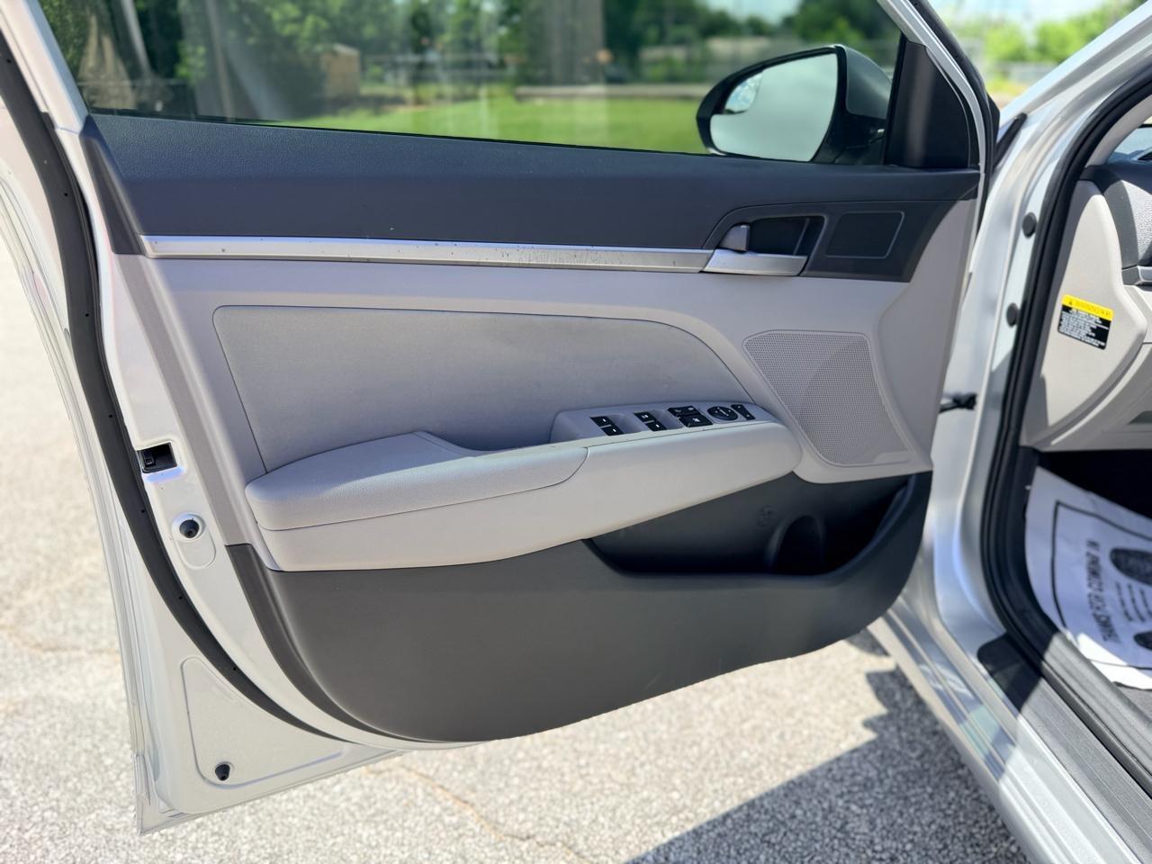 Hyundai Elantra  2017