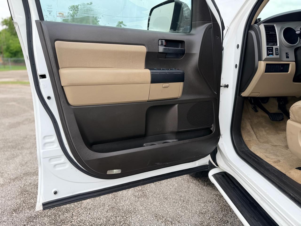 Toyota Sequoia  2008