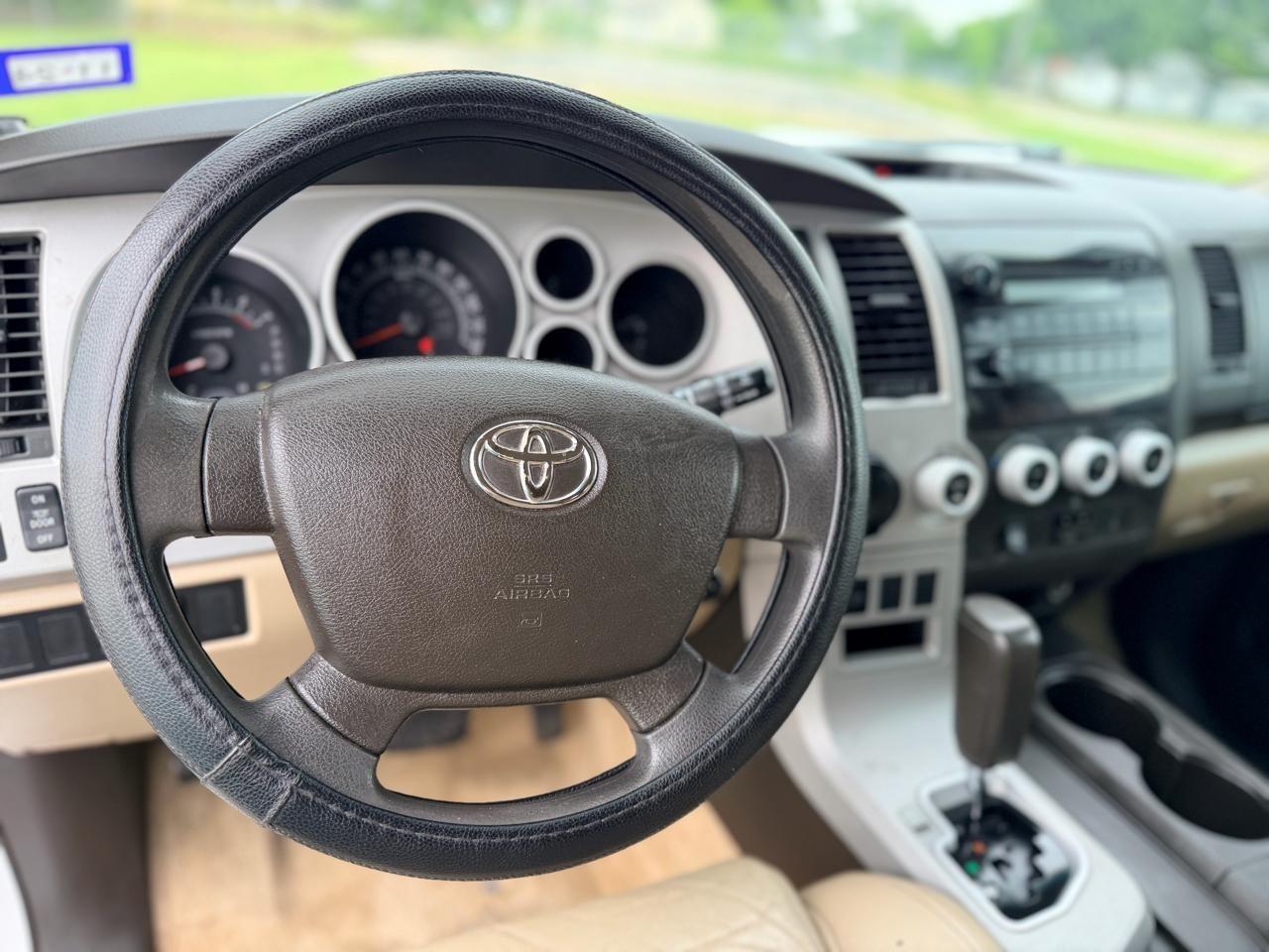 Toyota Sequoia  2008