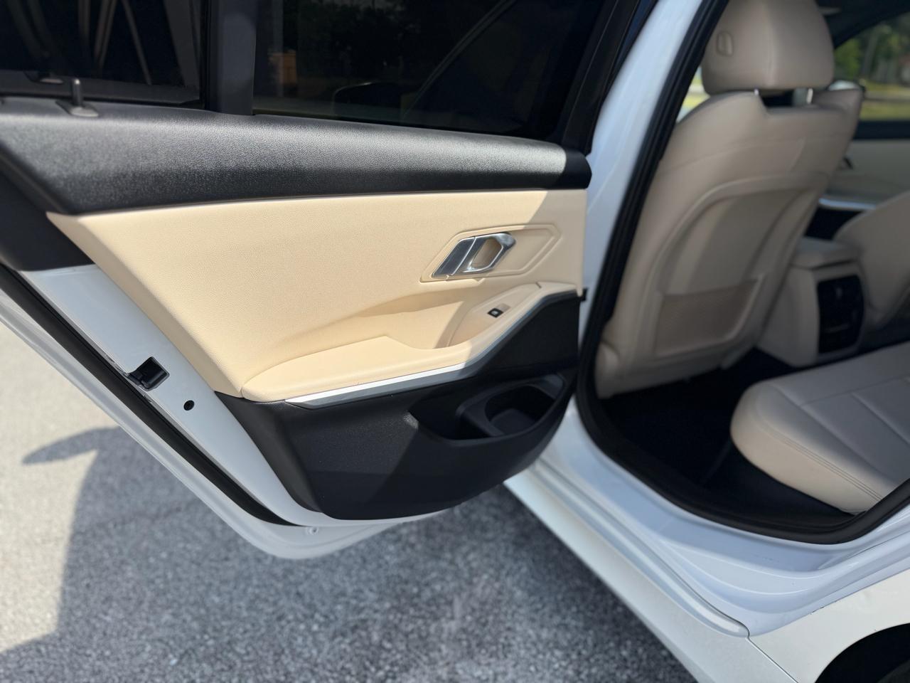 BMW 3-Series  2019