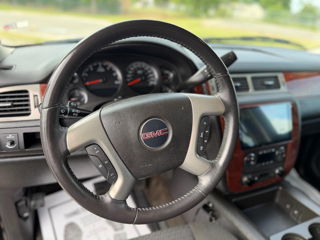 GMC Yukon  2011