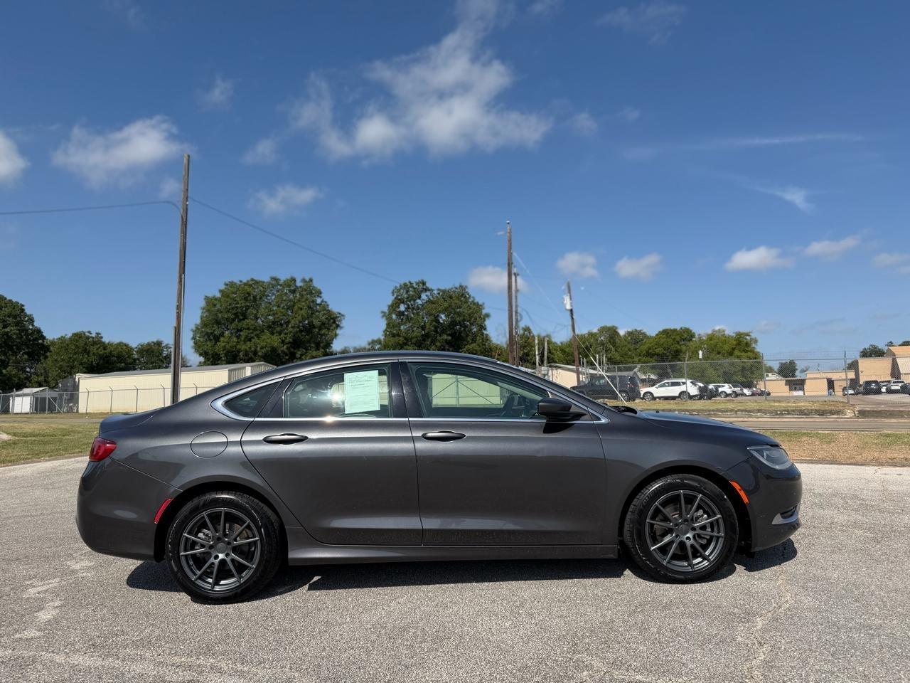 Chrysler 200  2015