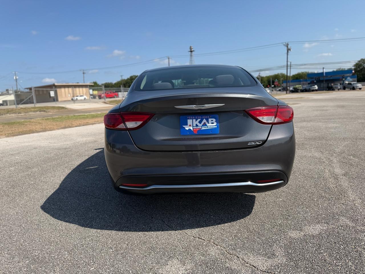 Chrysler 200  2015