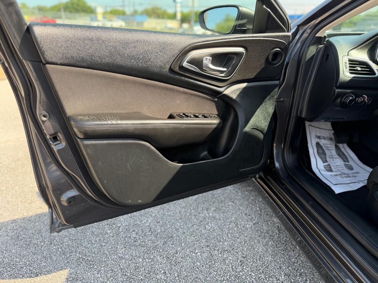 Chrysler 200  2015