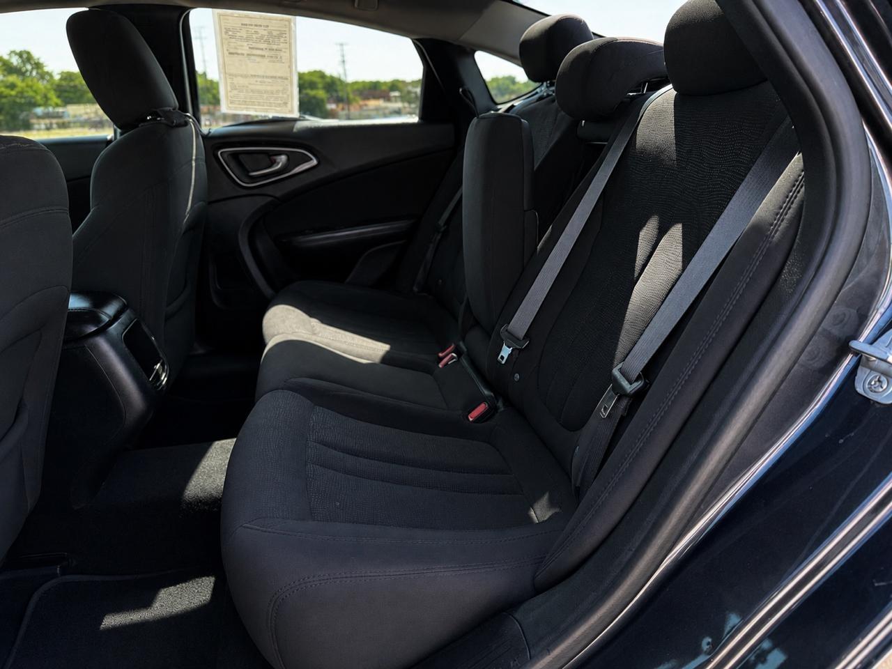 Chrysler 200  2015