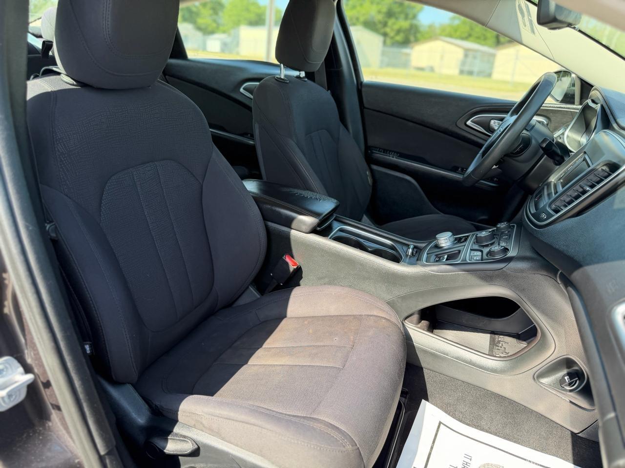 Chrysler 200  2015