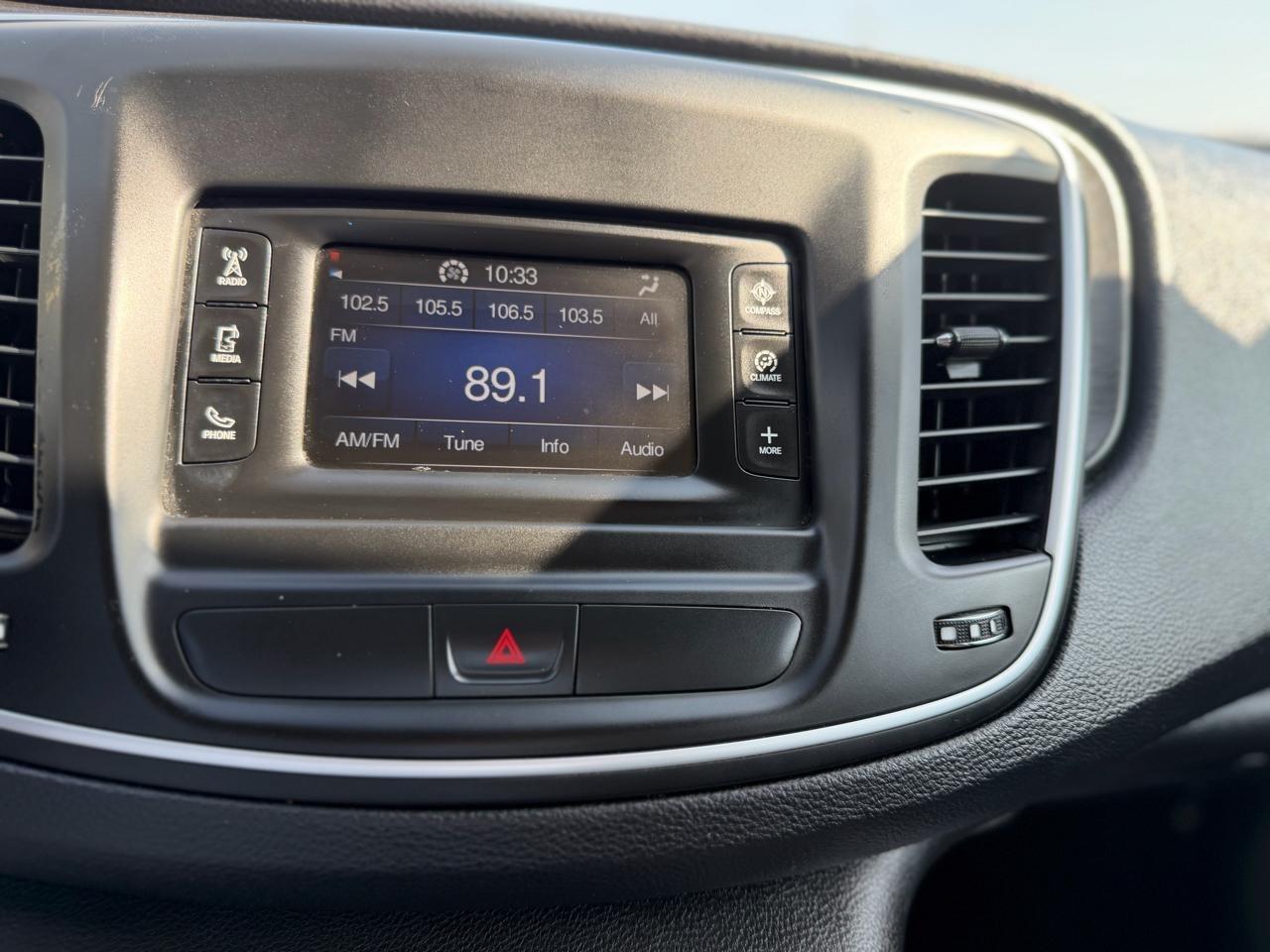 Chrysler 200  2015