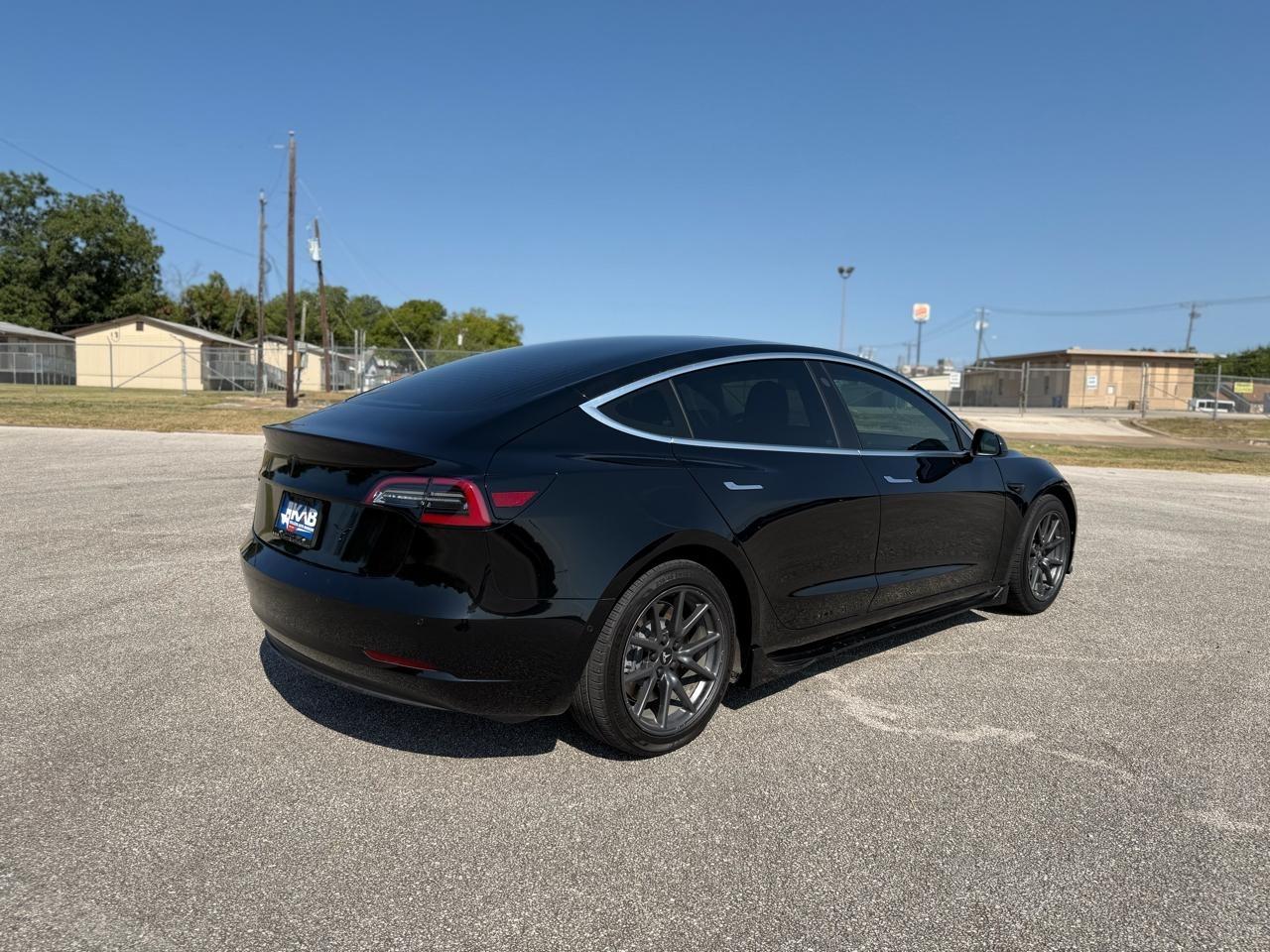 Tesla Model 3  2020