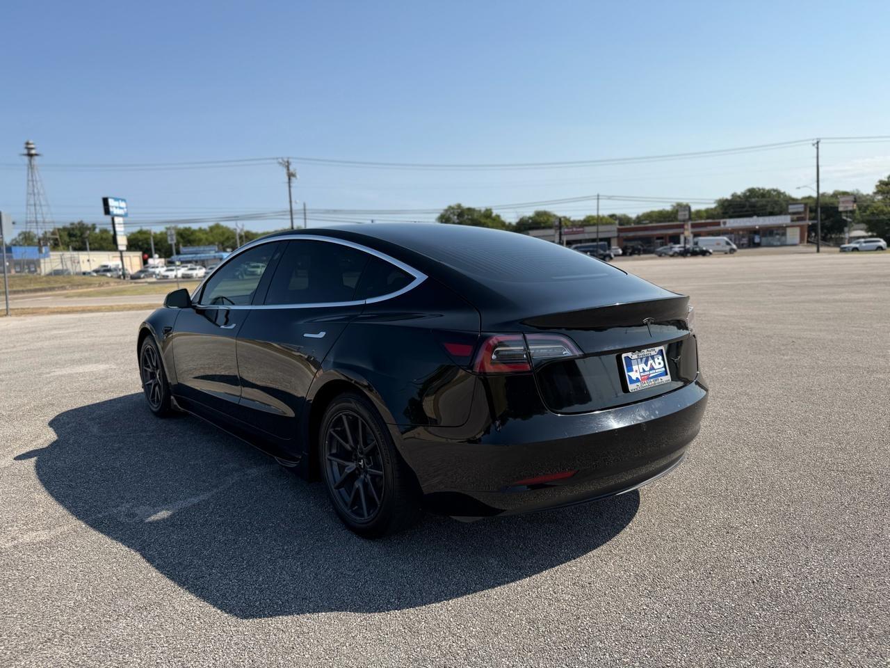 Tesla Model 3  2020