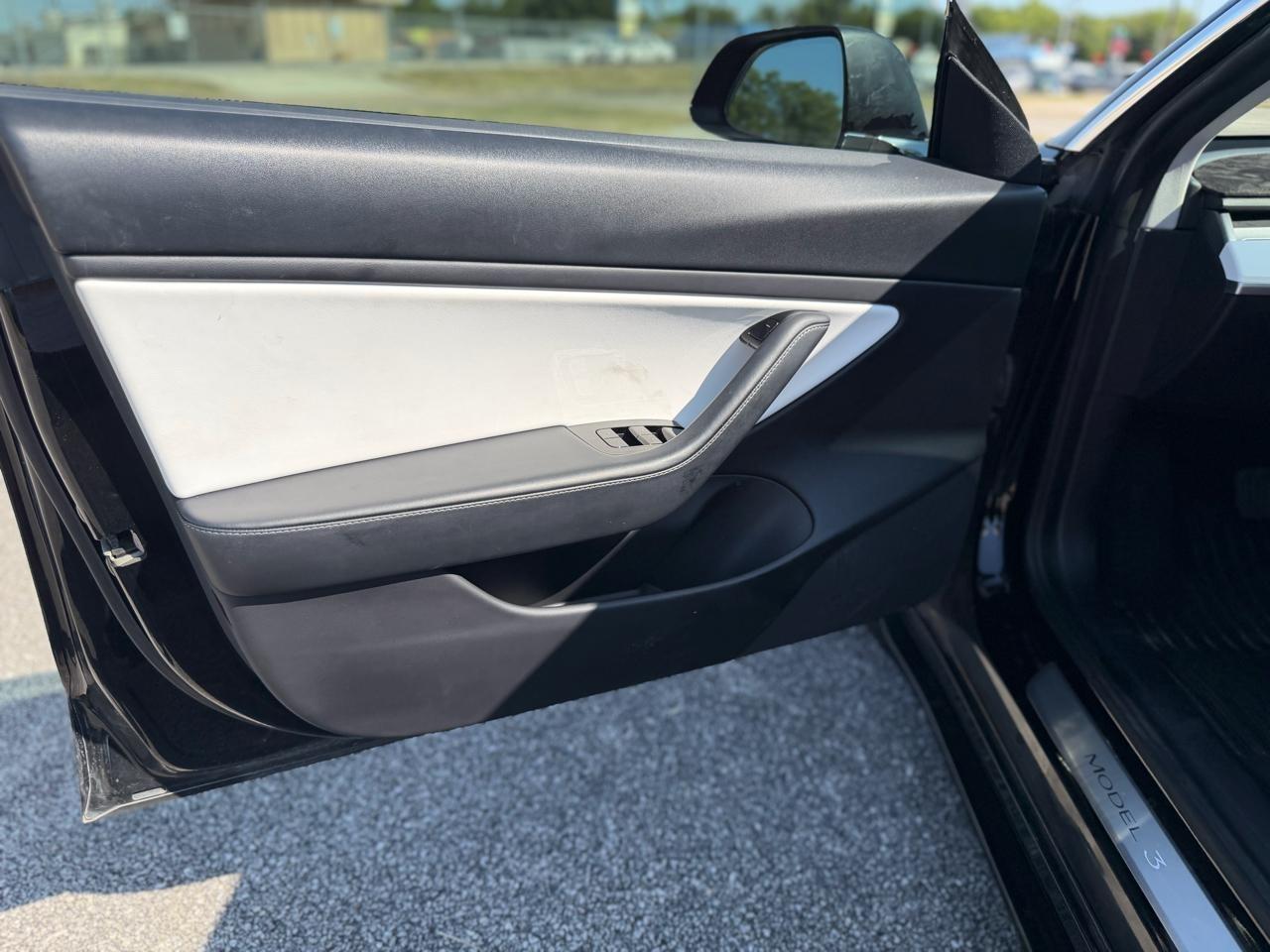 Tesla Model 3  2020
