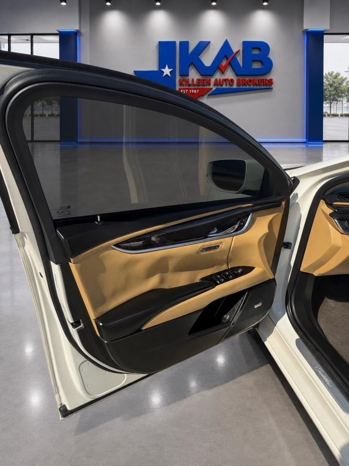 Cadillac XTS  2013