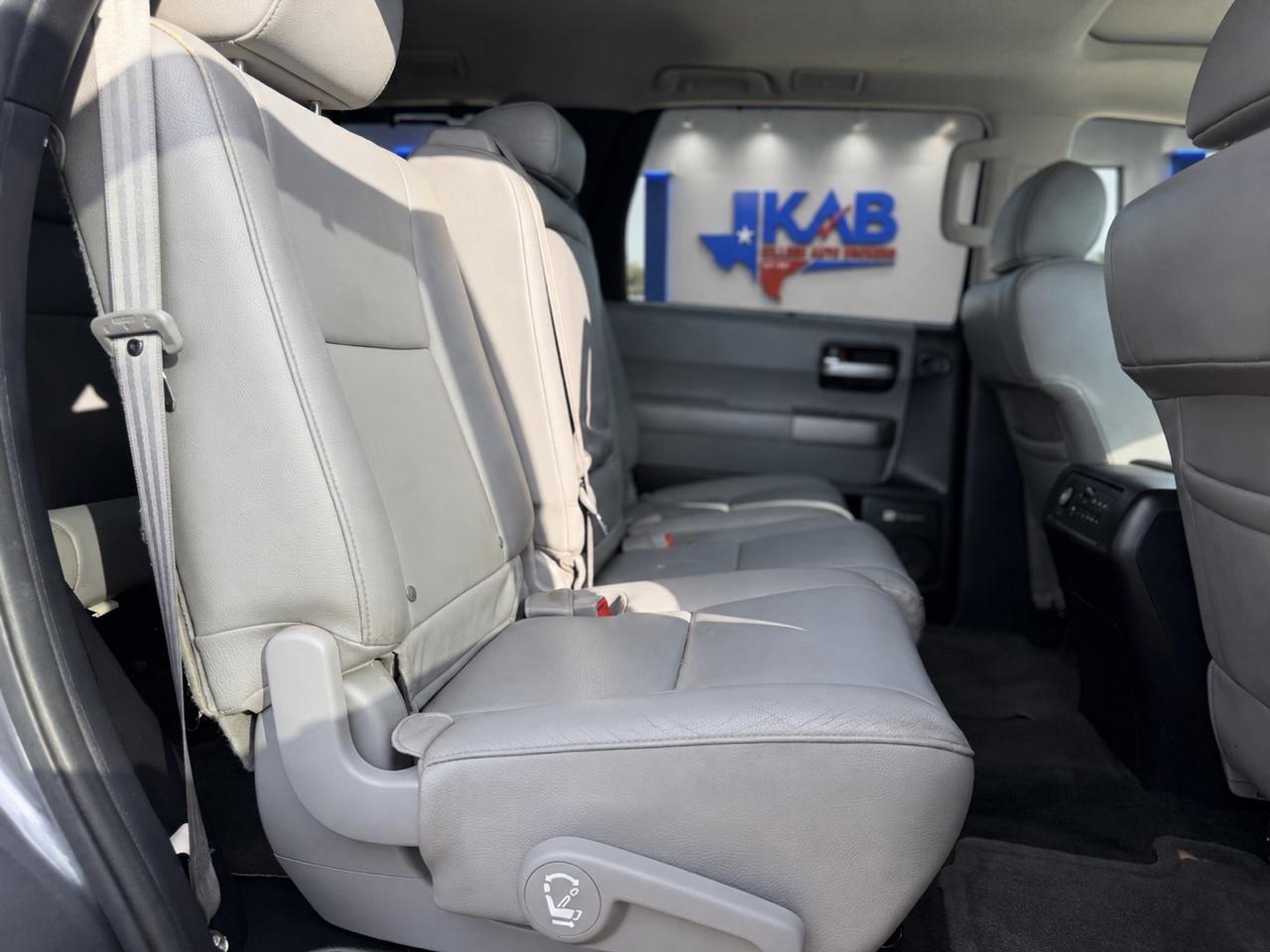 Toyota Sequoia  2015