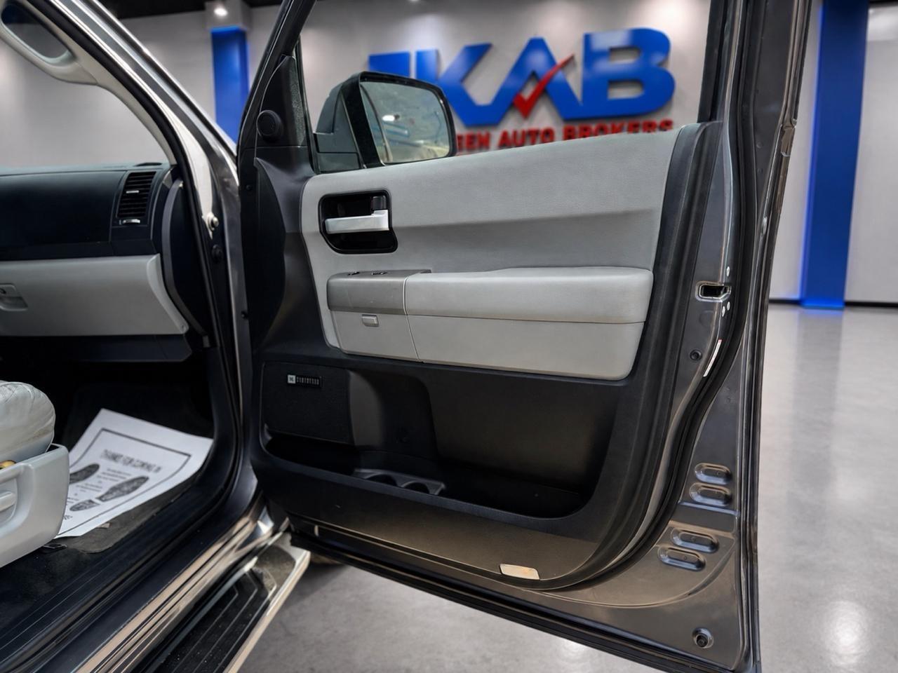 Toyota Sequoia  2015