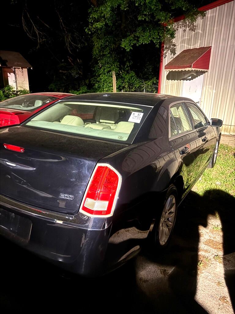 Chrysler 300  2013