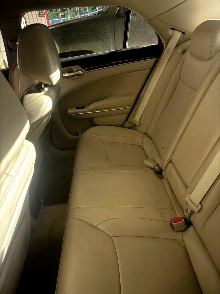 Chrysler 300  2013