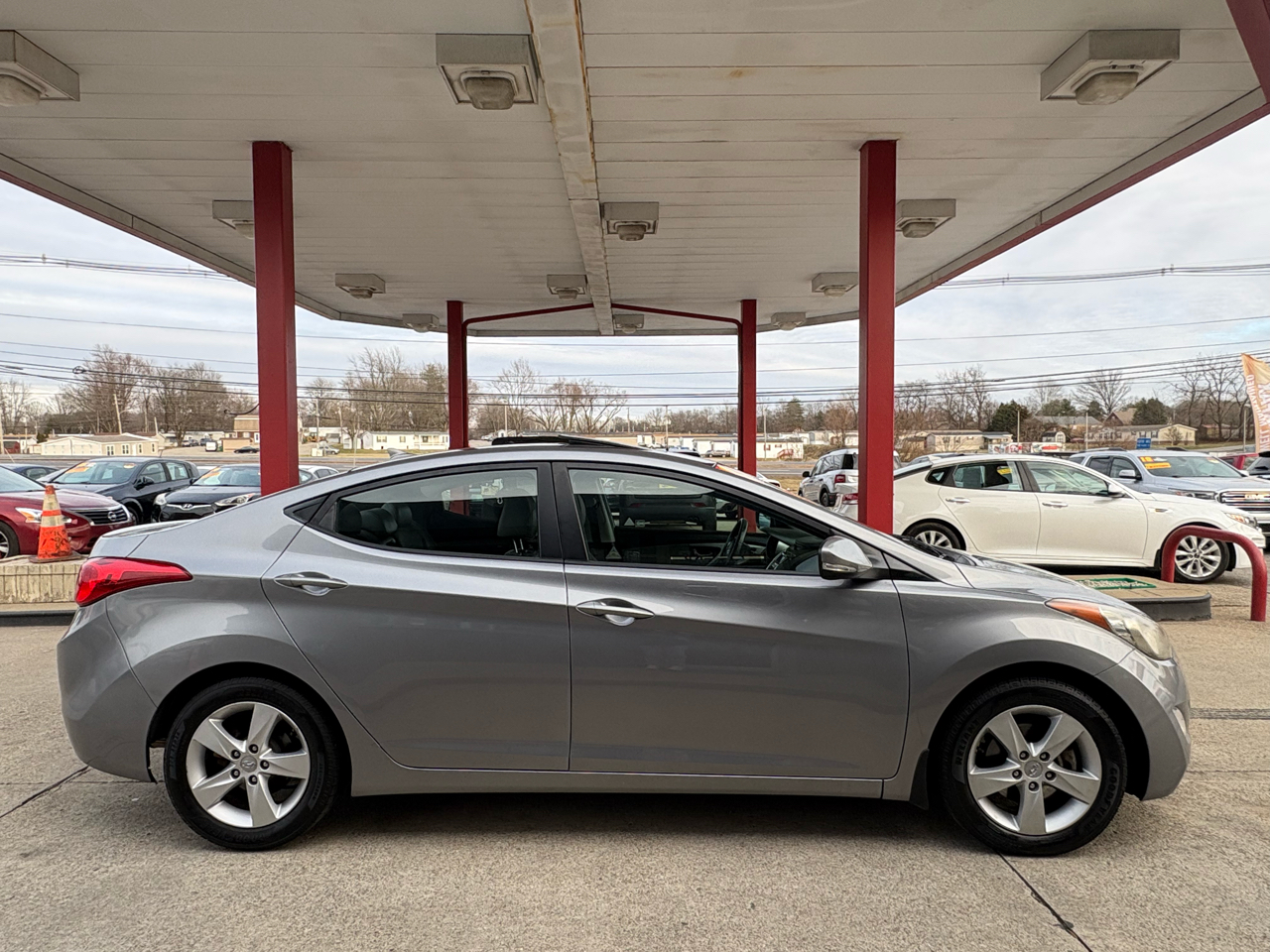Hyundai Elantra GLS M/T 2013
