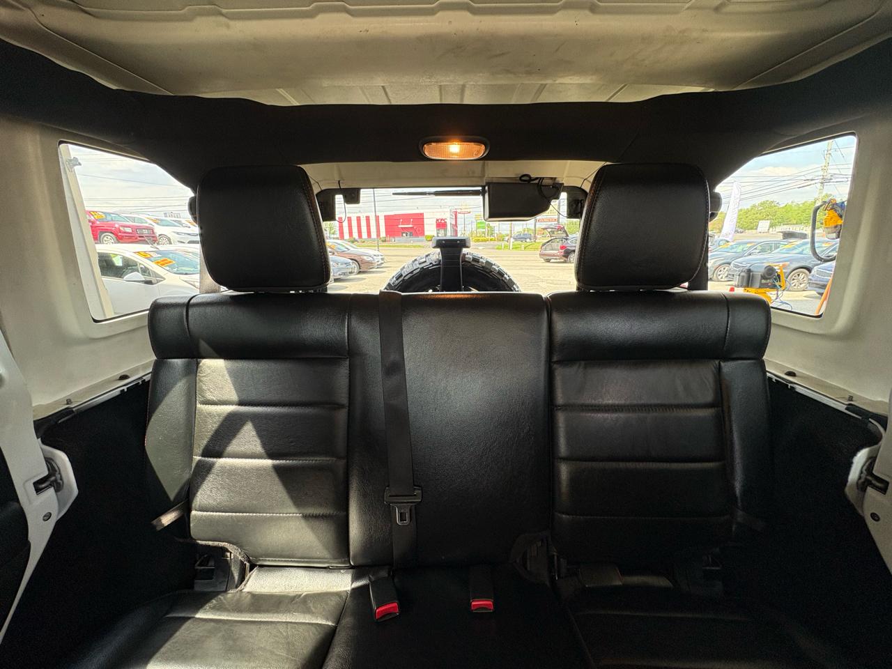 Jeep Wrangler Unlimited Sahara 4WD 2012