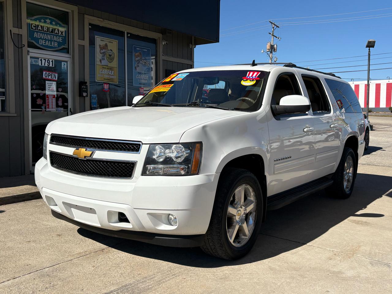 Chevrolet Suburban LT 1500 4WD 2012