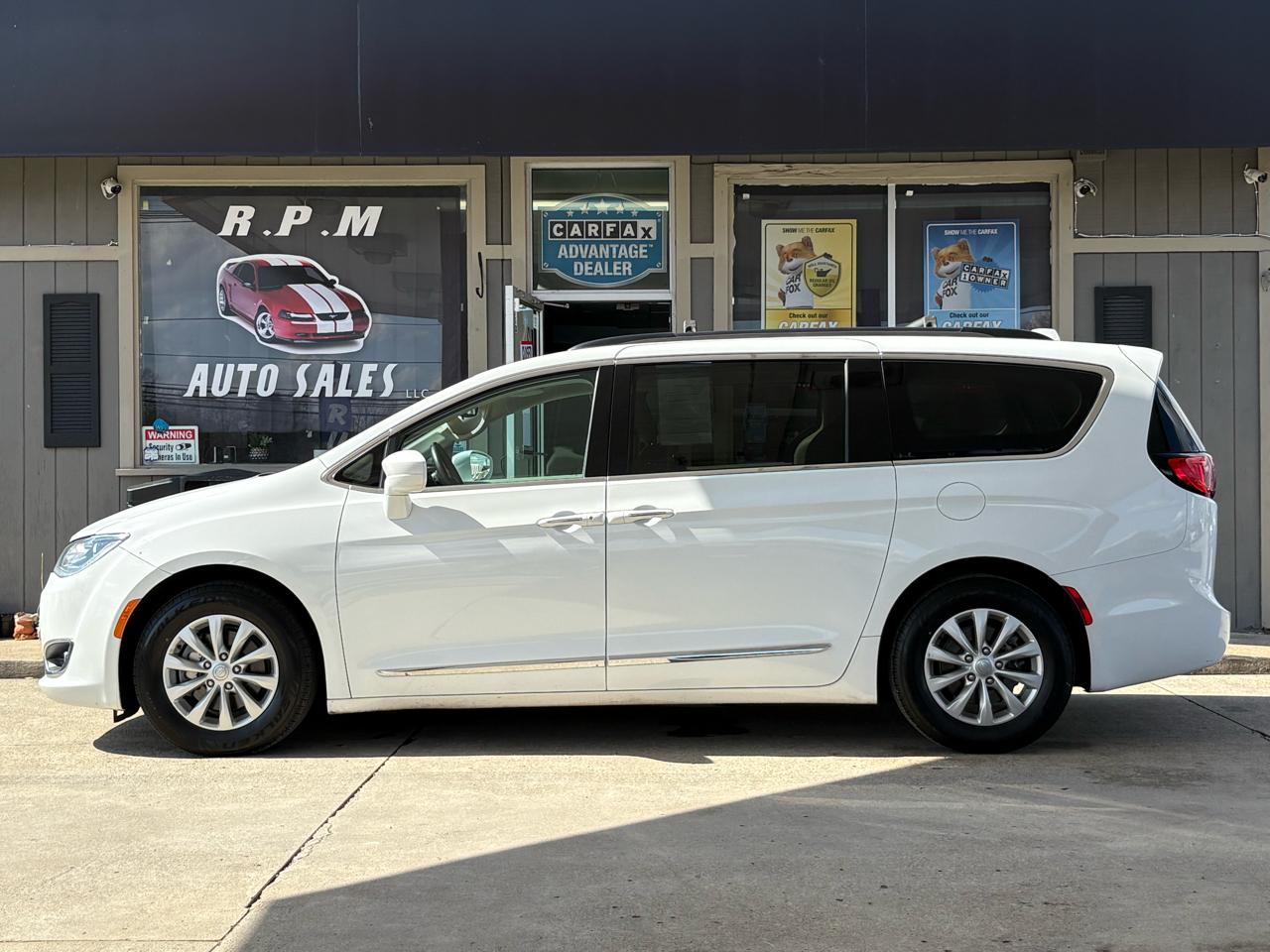 2017 Chrysler Pacifica Touring-L