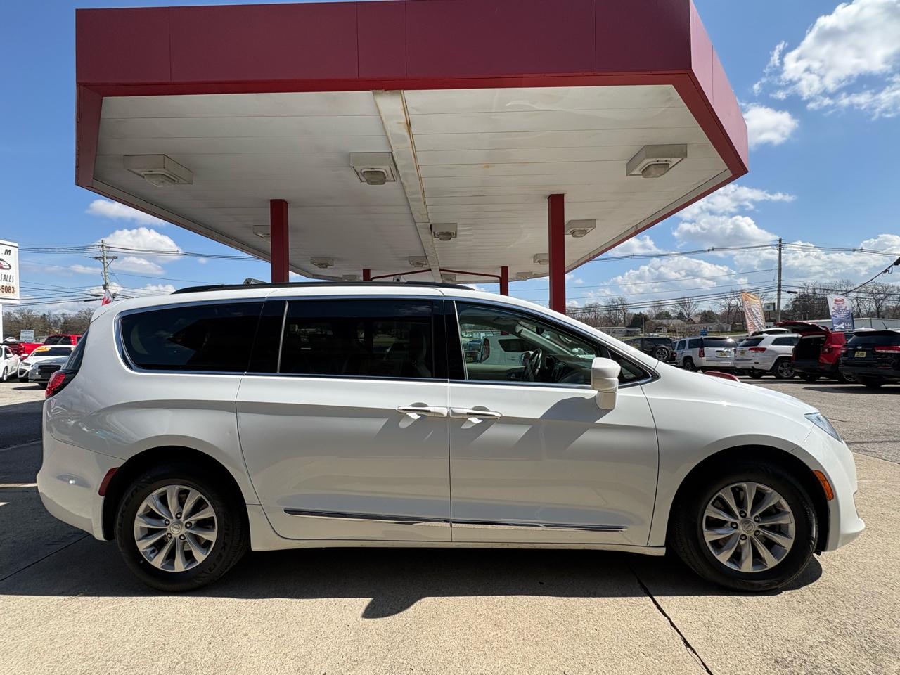 Chrysler Pacifica Touring-L 2017