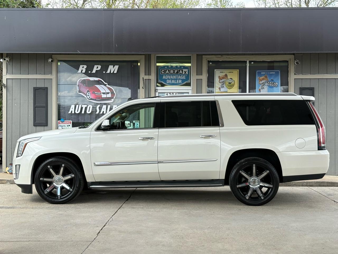 Cadillac Escalade ESV Luxury 4WD 2015