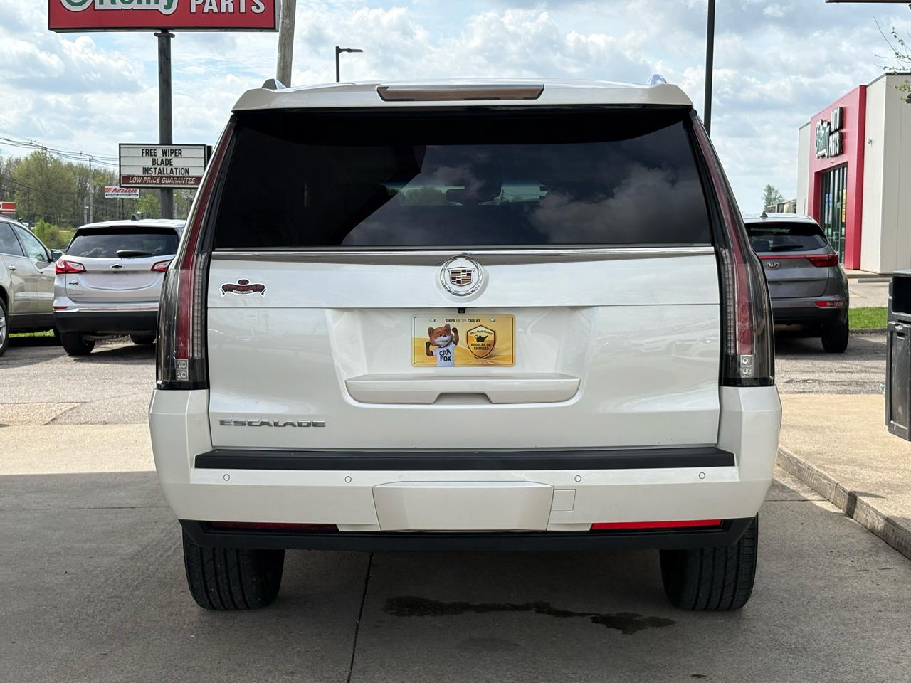 Cadillac Escalade ESV Luxury 4WD 2015