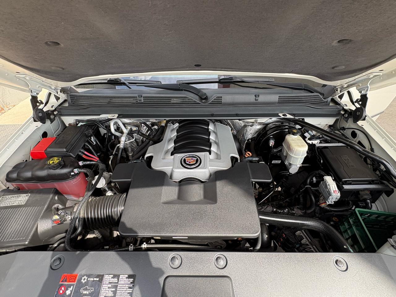 Cadillac Escalade ESV Luxury 4WD 2015