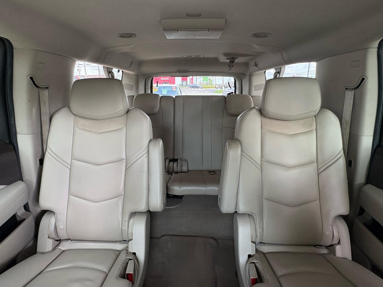 Cadillac Escalade ESV Luxury 4WD 2015