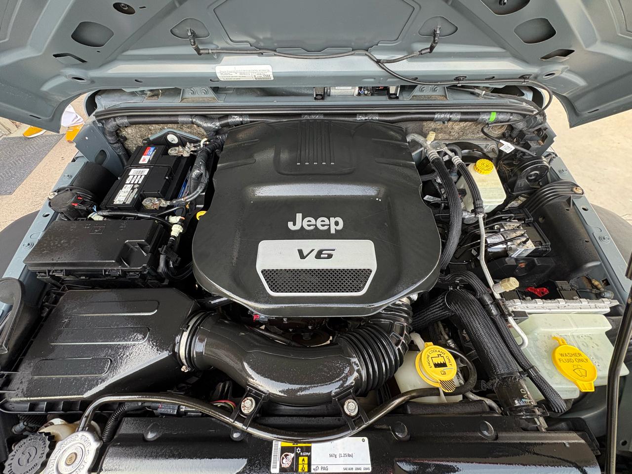 Jeep Wrangler Unlimited Sport 4WD 2015