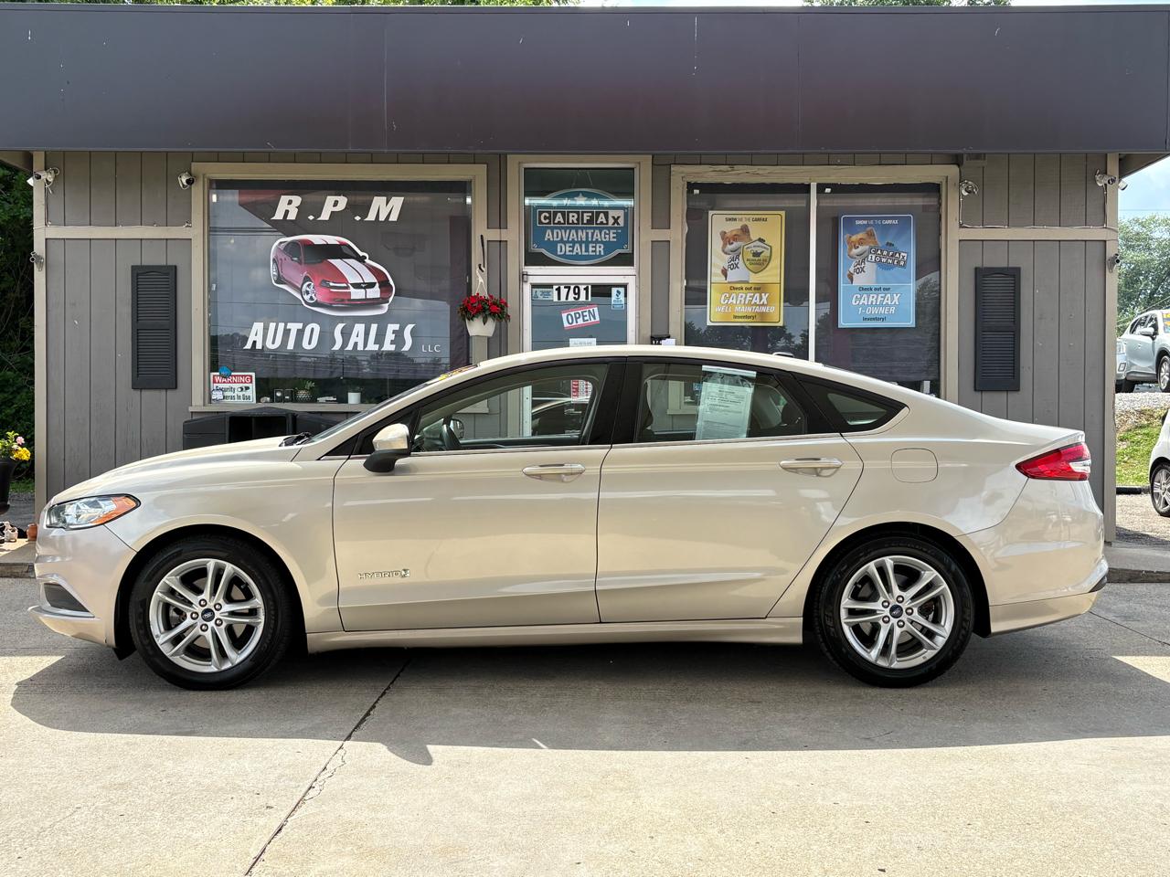 Ford Fusion Hybrid SE 2018