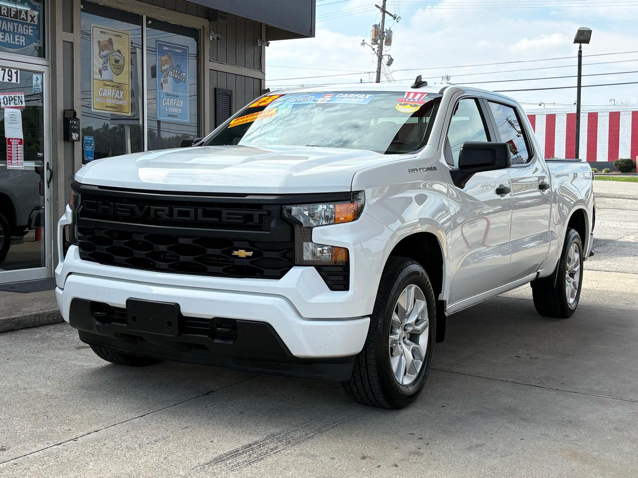 Chevrolet Silverado 1500 Custom Crew Cab 4WD 2023