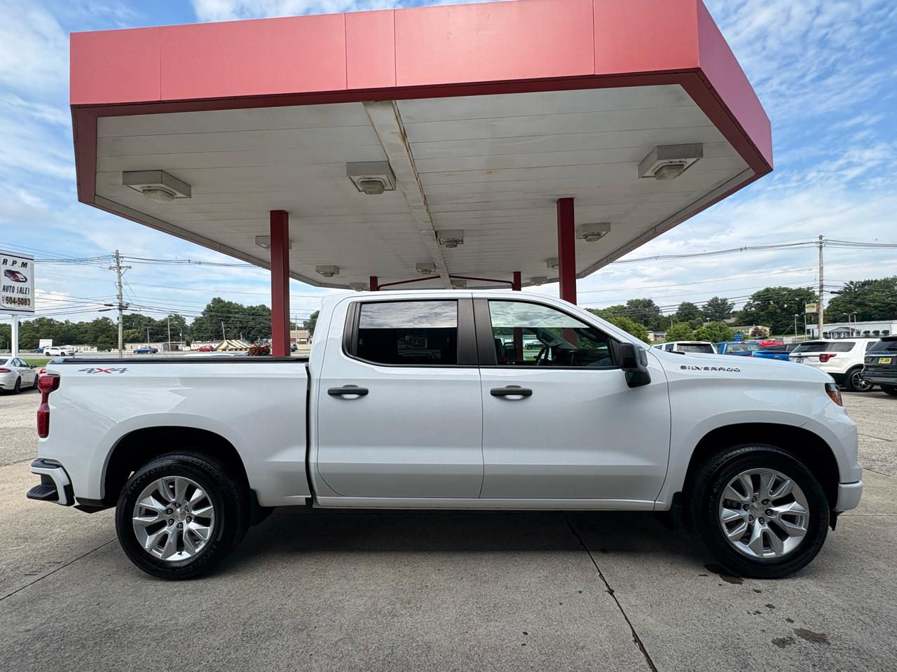 Chevrolet Silverado 1500 Custom Crew Cab 4WD 2023